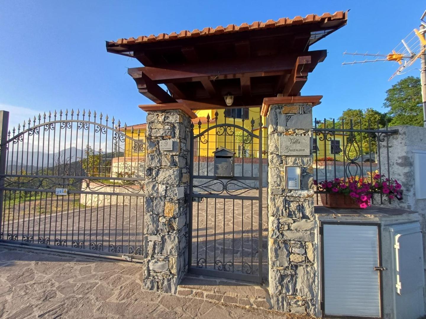 Joivy Villa Guanna - Charming Flat With Garden Bracco Exterior foto
